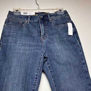 Seven Jeans NWT size 4 frayed hem